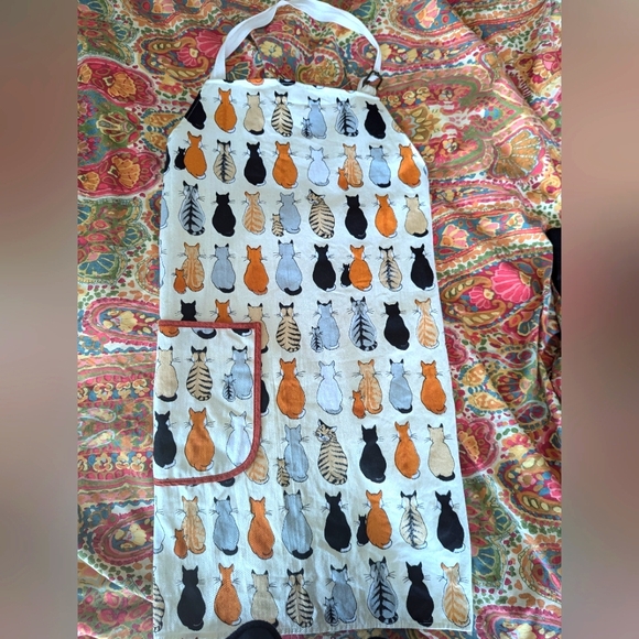 Apron with Cats - Picture 2 of 3